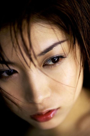 “半岛online(中国)”女人如何提升魅力拥有异性缘?(图3) 半岛online(中国)